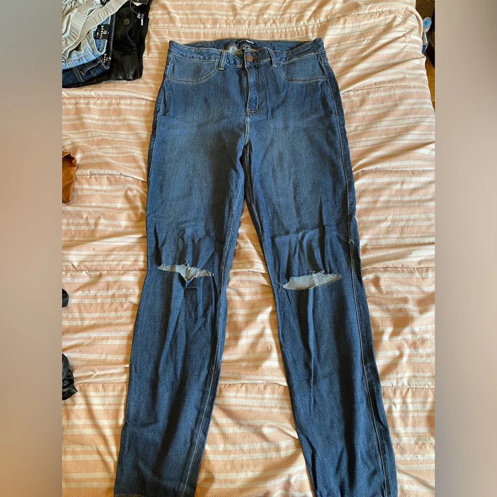 Knee slit medium blue jeggings - Picture 1 of 5